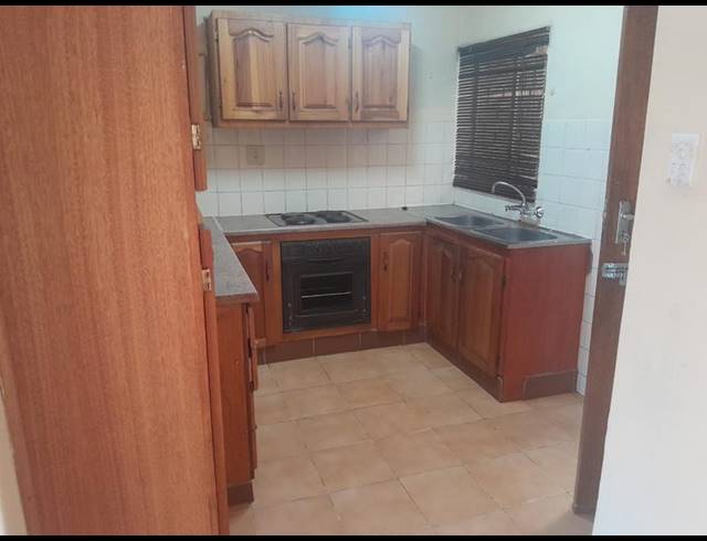 2 BEDROOM PROPERTY TO RENT IN PENINA PARK